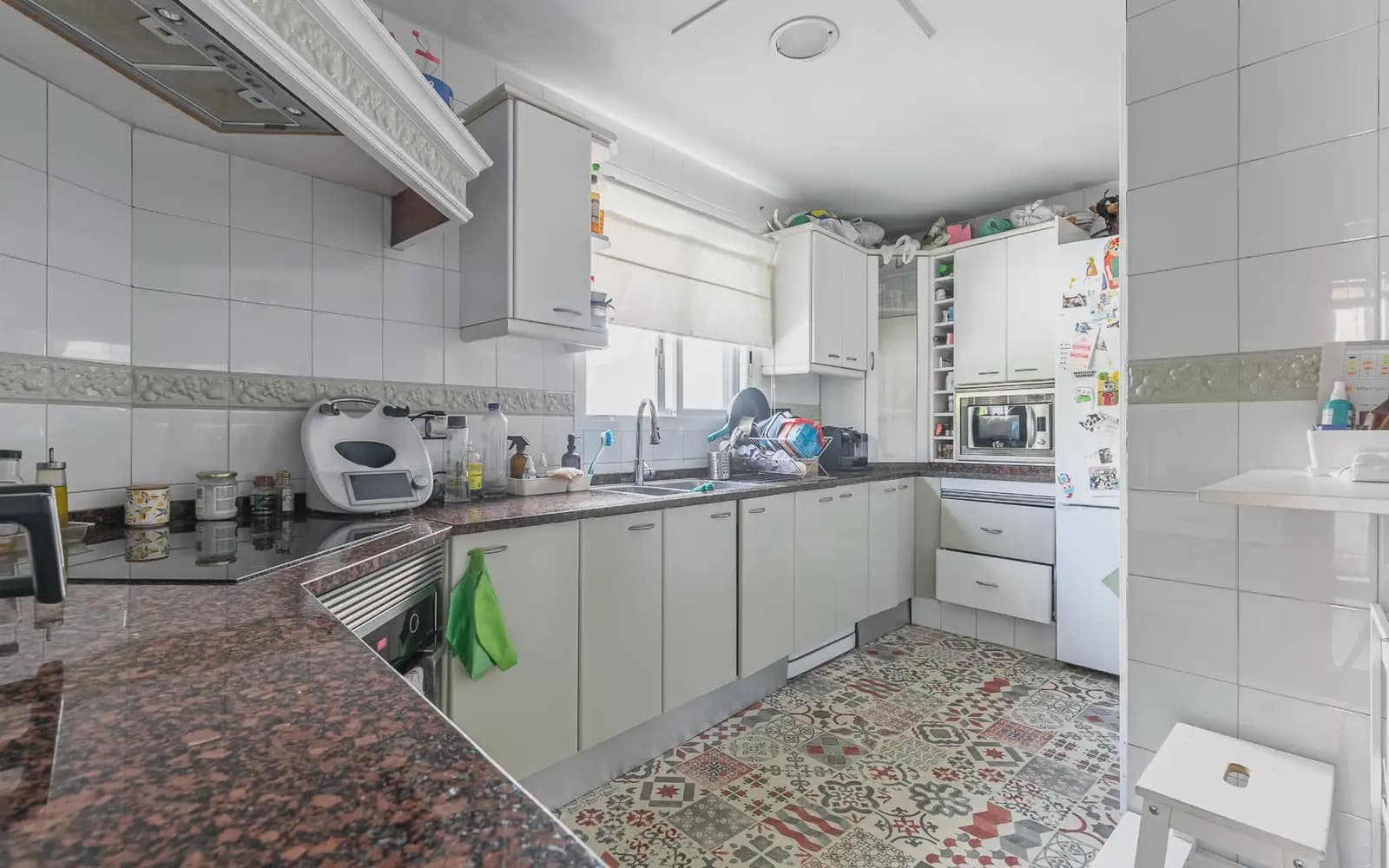 4 bedroom Bungalow for sale in Santa Coloma de Gramenet with garage - € 390,000 (Ref: 9823218)
