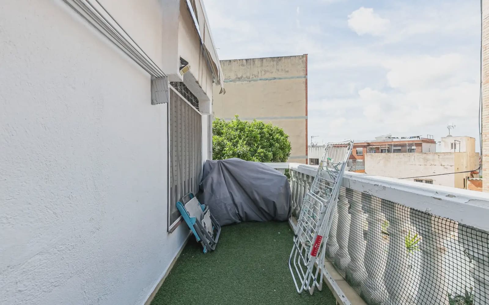 4 bedroom Bungalow for sale in Santa Coloma de Gramenet with garage - € 390,000 (Ref: 9823218)