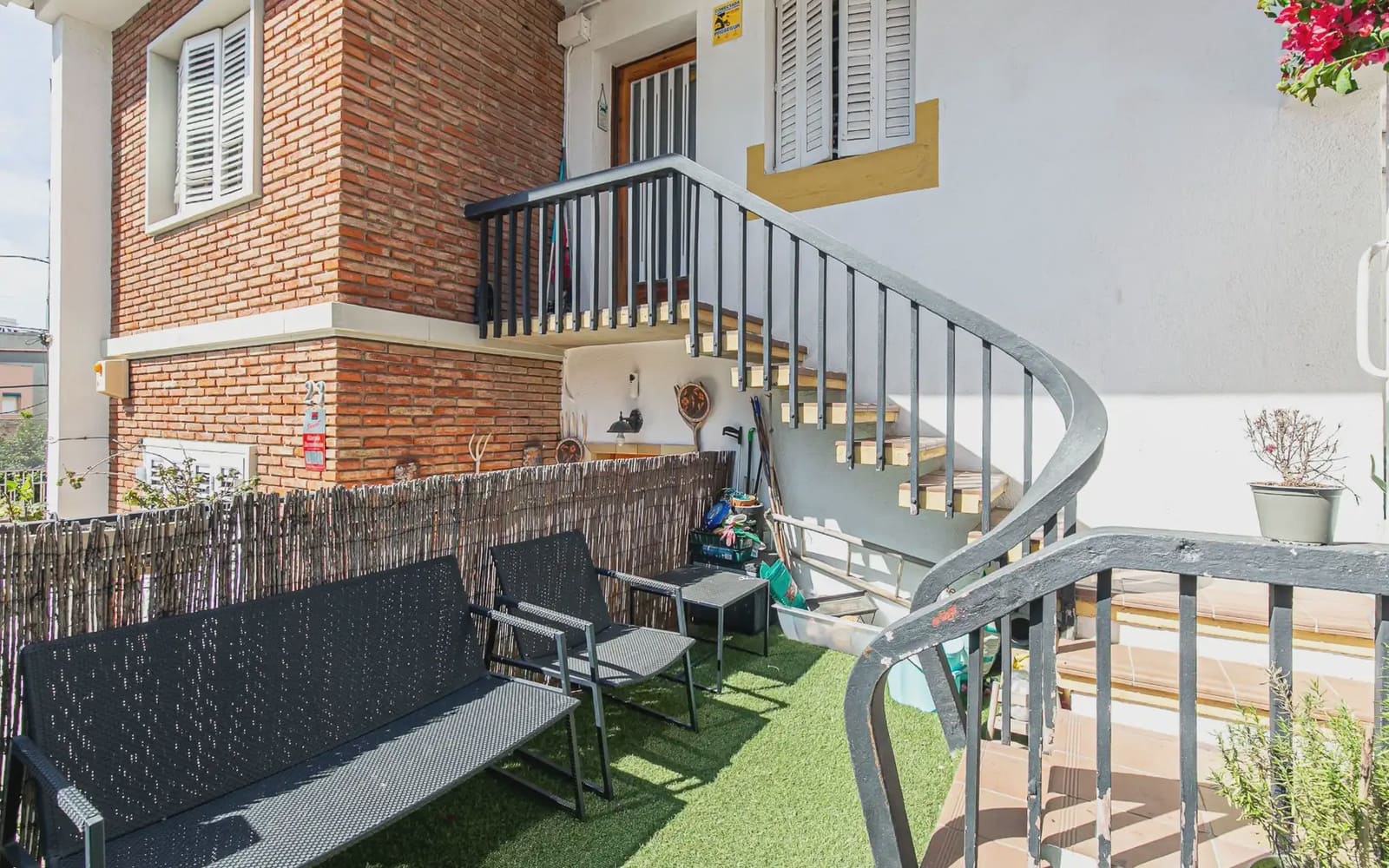 4 bedroom Bungalow for sale in Santa Coloma de Gramenet with garage - € 390,000 (Ref: 9823218)