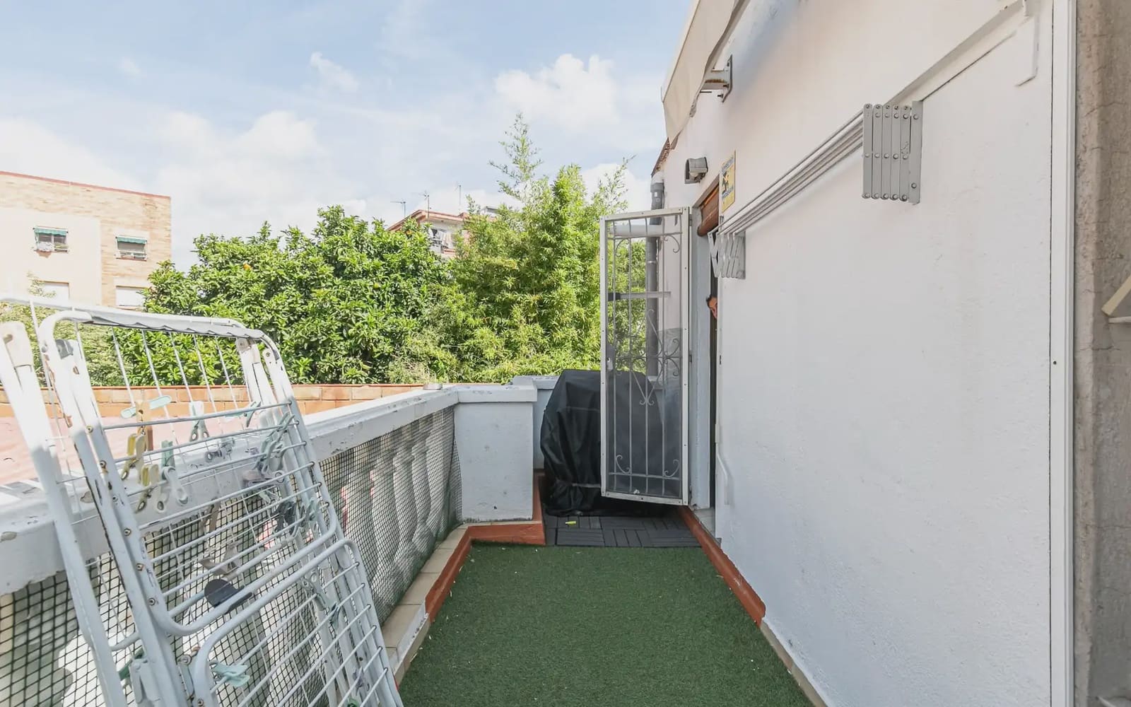4 bedroom Bungalow for sale in Santa Coloma de Gramenet with garage - € 390,000 (Ref: 9823218)