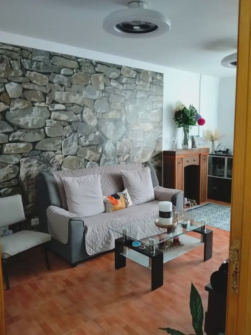 Piso de 3 habitaciones en Las Palmas de Gran Canaria en venta - 199.900 € (Ref: 9827529)