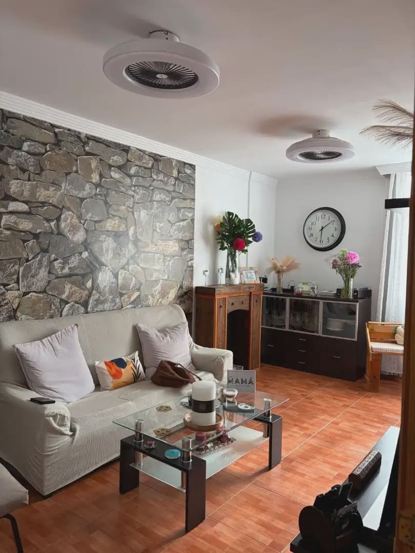 Piso de 3 habitaciones en Las Palmas de Gran Canaria en venta - 199.900 € (Ref: 9827529)