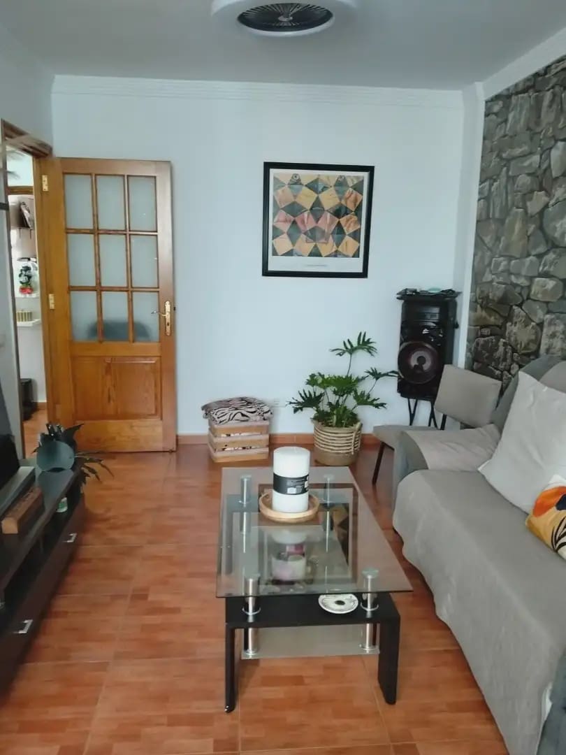 Piso de 3 habitaciones en Las Palmas de Gran Canaria en venta - 199.900 € (Ref: 9827529)
