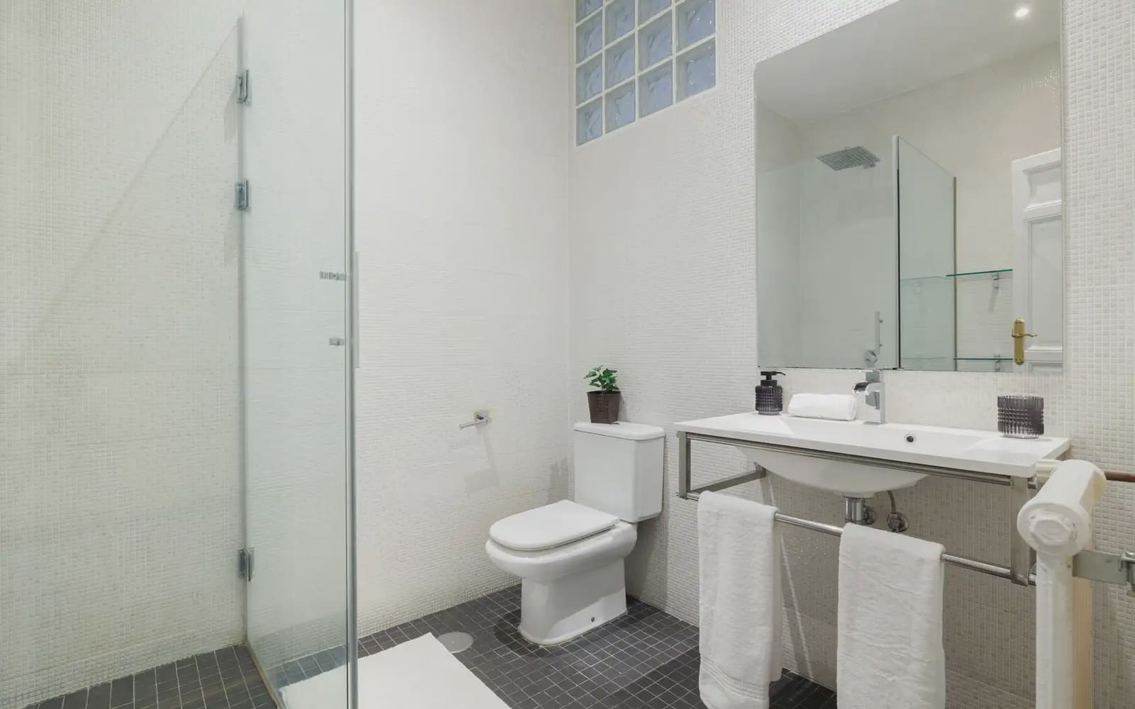 2 Zimmer Wohnung zu vermieten in Madrid Stadt - 4.000 € (Ref: 9827530)