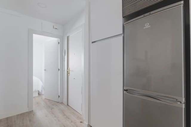 2 slaapkamer Flat te huur in Puerta del Ángel, Madrid stad - € 1.500 (Ref: 9827531)