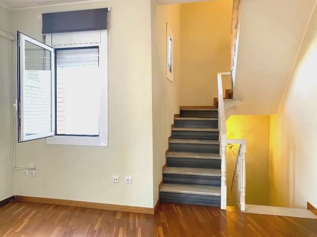 4 sypialnia Dom na sprzedaż w La Palma de Cervelló z garażem - 398 000 € (Ref: 9830390)