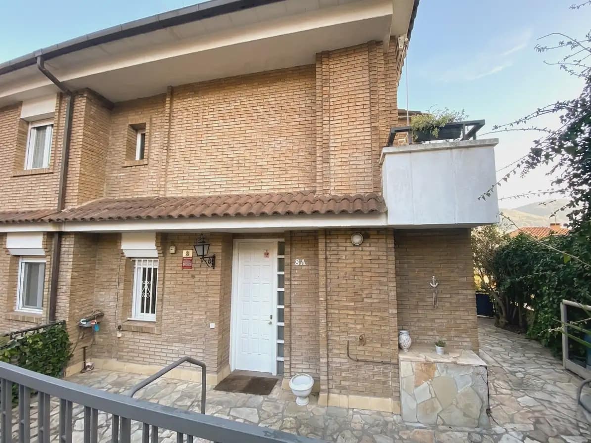 4 quarto Casa em Banda para venda em La Palma de Cervello com garagem - 398 000 € (Ref: 9830390)