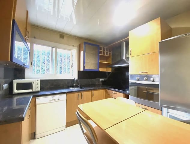 4 sypialnia Dom na sprzedaż w La Palma de Cervelló z garażem - 398 000 € (Ref: 9830390)