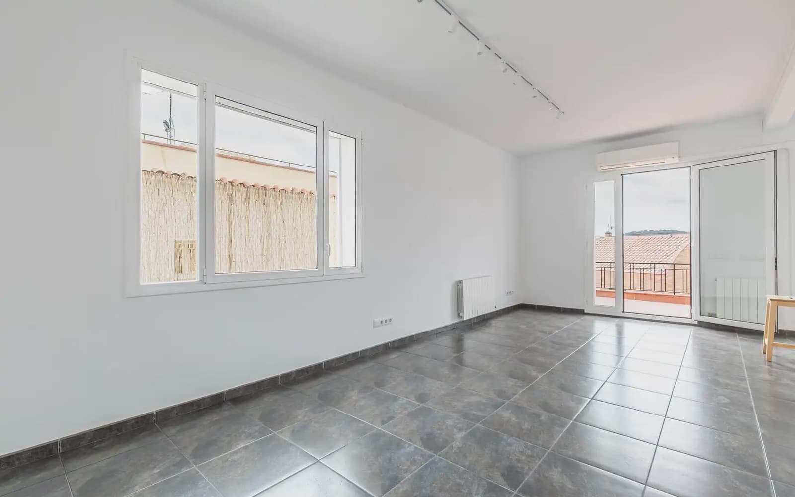 Chalet de 3 habitaciones en Viladecans en venta - 690.000 € (Ref: 9832906)
