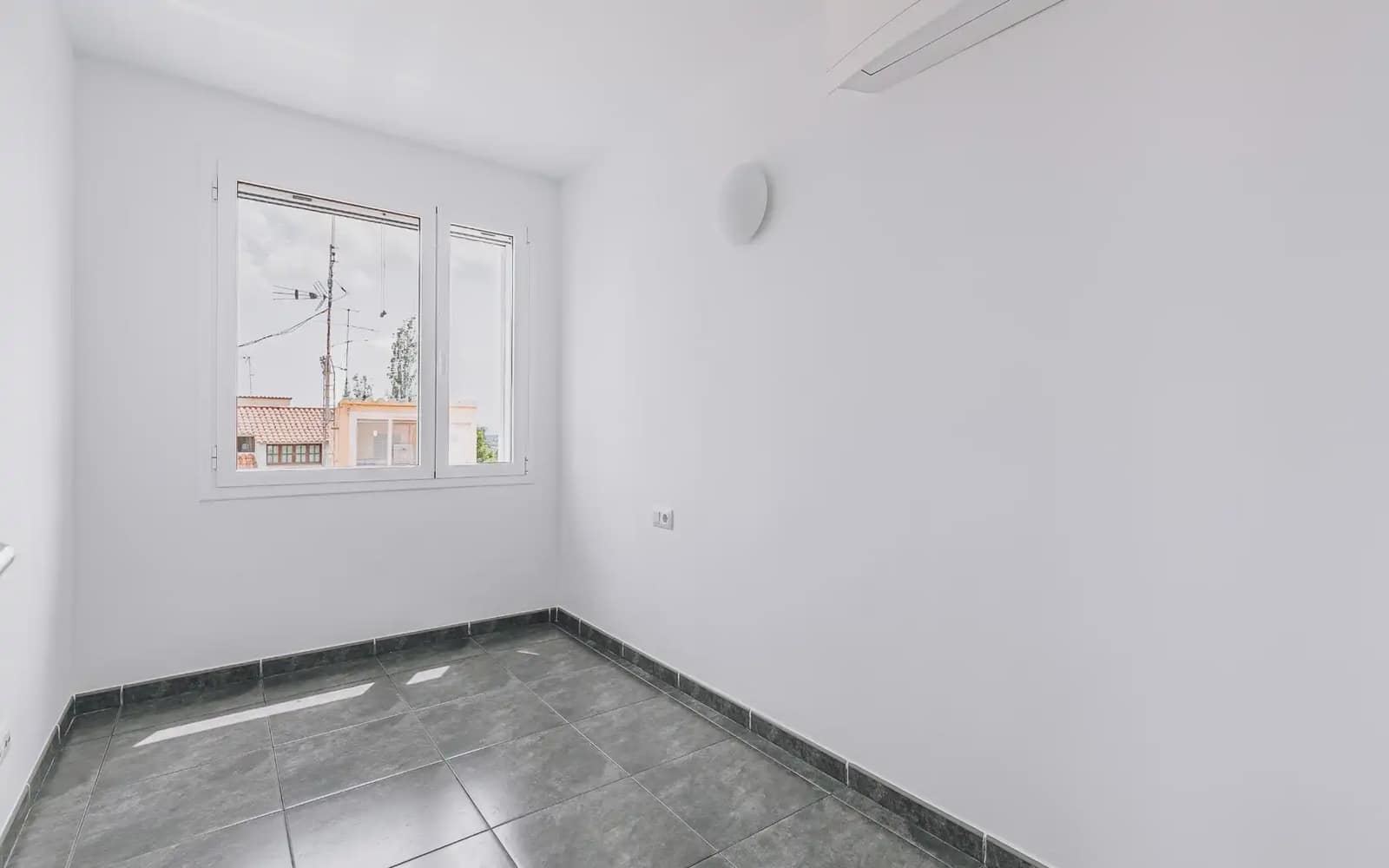 Chalet de 3 habitaciones en Viladecans en venta - 690.000 € (Ref: 9832906)