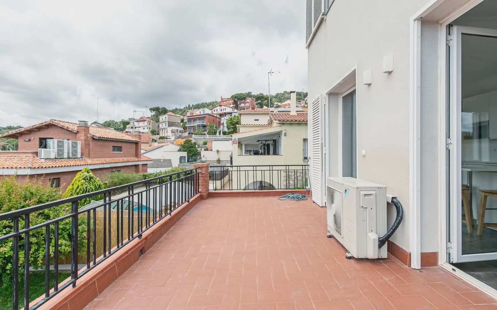 Chalet de 3 habitaciones en Viladecans en venta - 690.000 € (Ref: 9832906)