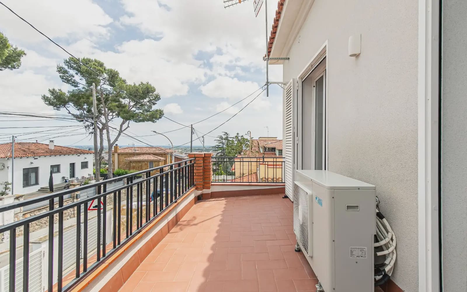 Chalet de 3 habitaciones en Viladecans en venta - 690.000 € (Ref: 9832906)