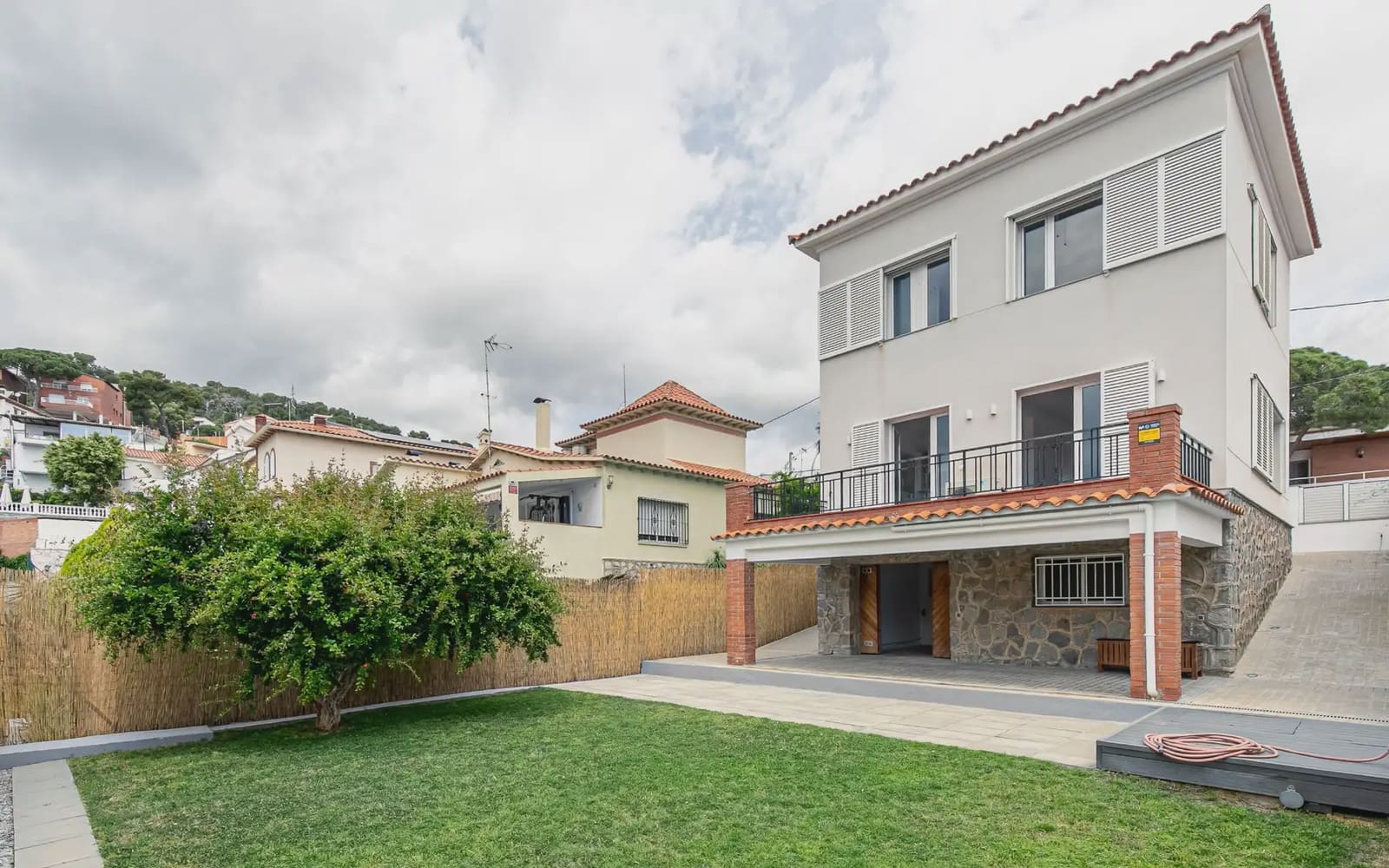 Chalet de 3 habitaciones en Viladecans en venta - 690.000 € (Ref: 9832906)