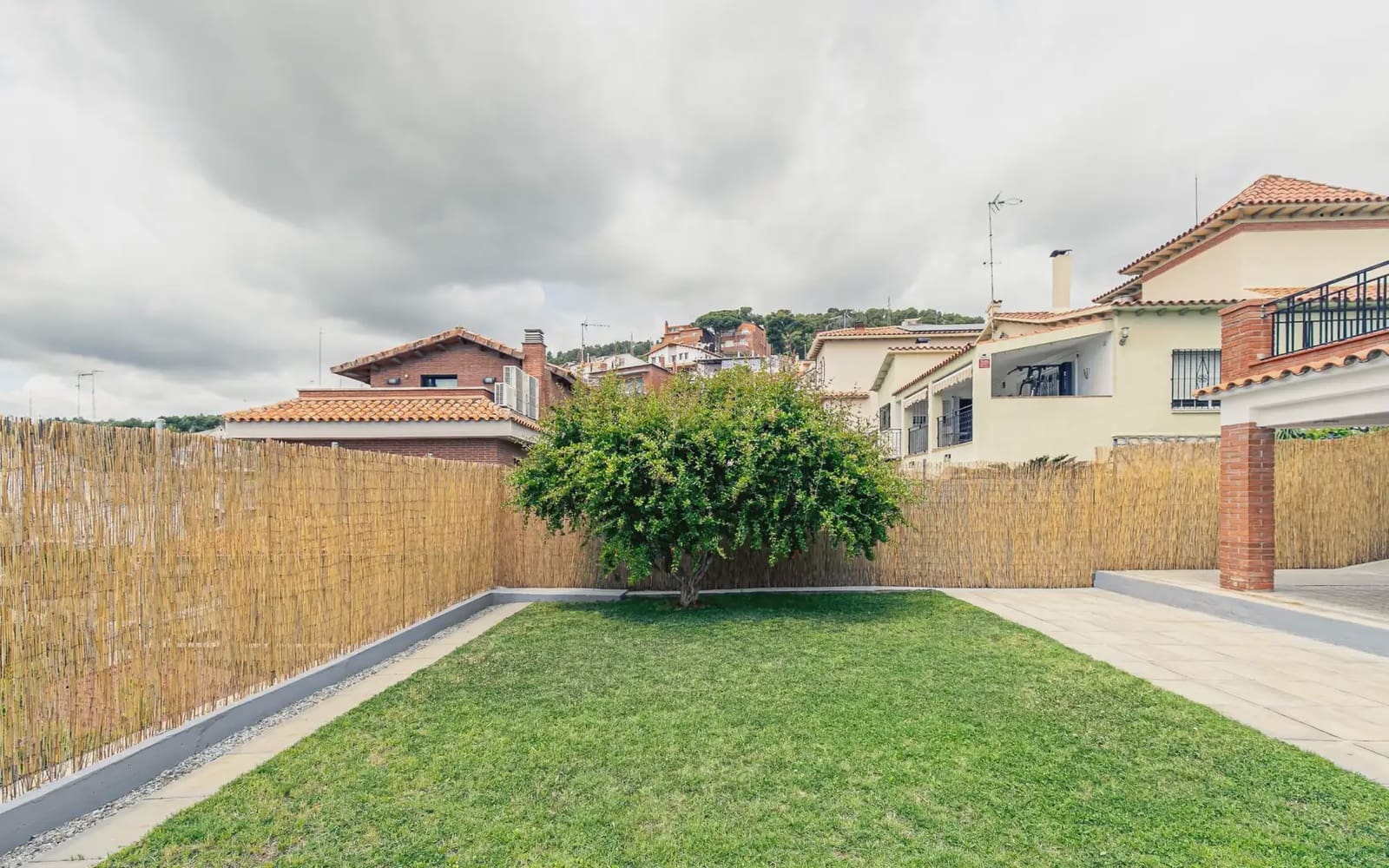 Chalet de 3 habitaciones en Viladecans en venta - 690.000 € (Ref: 9832906)