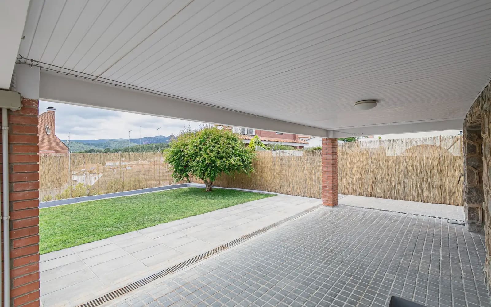 Chalet de 3 habitaciones en Viladecans en venta - 690.000 € (Ref: 9832906)