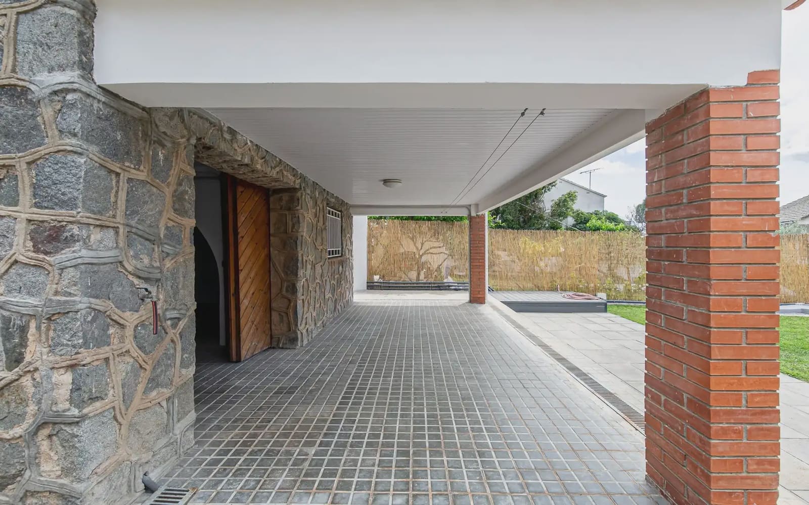 Chalet de 3 habitaciones en Viladecans en venta - 690.000 € (Ref: 9832906)