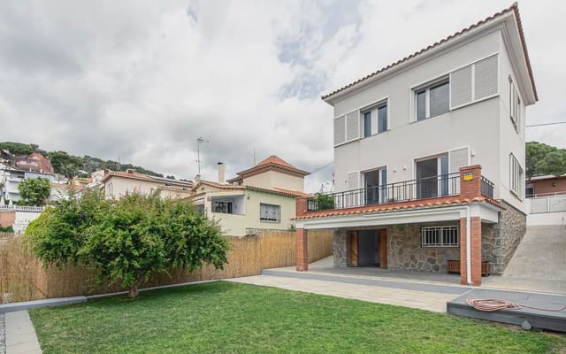 Chalet de 3 habitaciones en Viladecans en venta - 690.000 € (Ref: 9832906)
