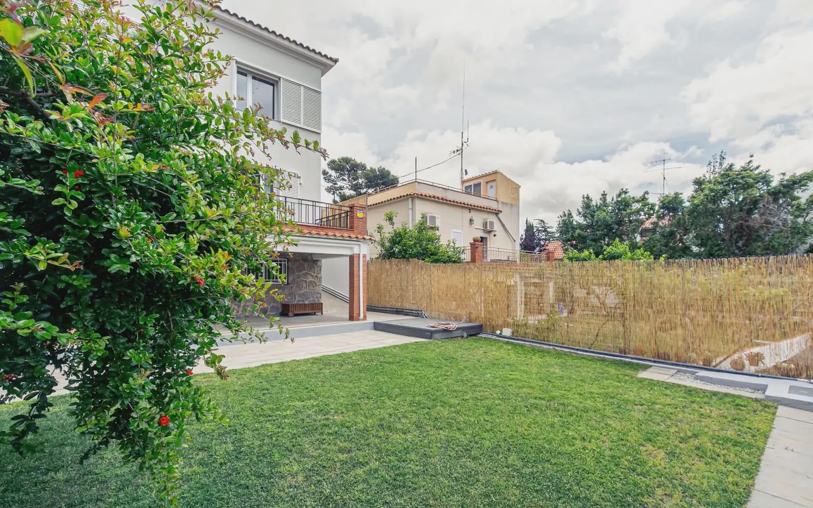 Chalet de 3 habitaciones en Viladecans en venta - 690.000 € (Ref: 9832906)