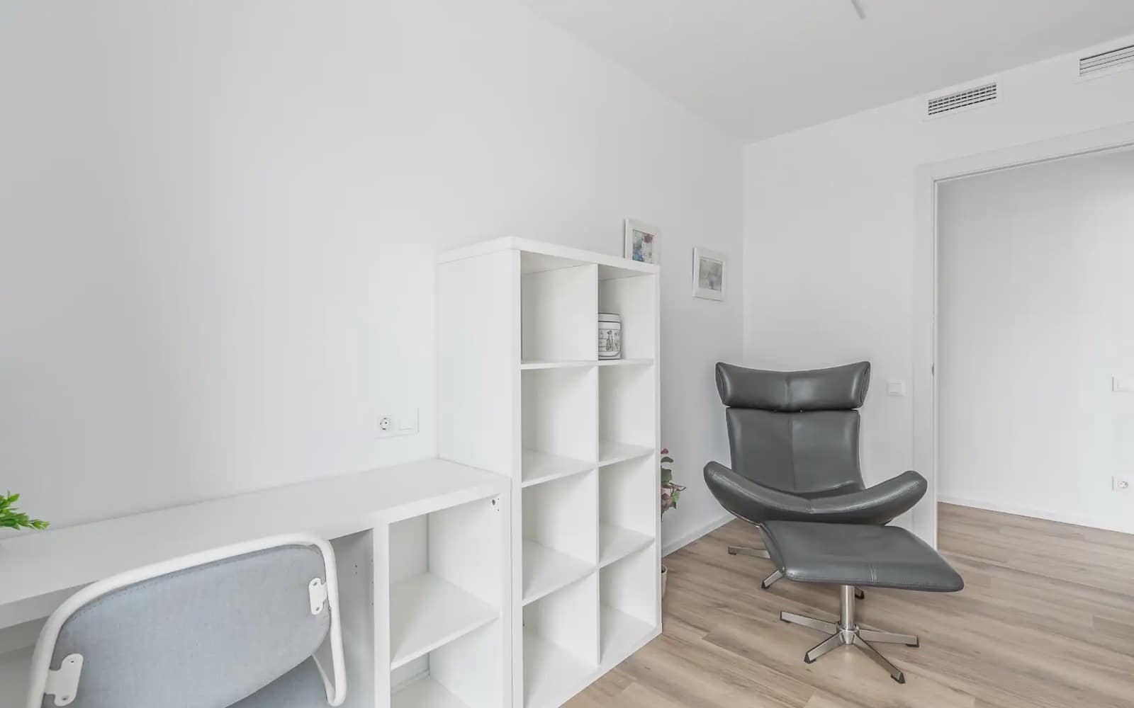 4 bedroom Flat for rent in Sant Boi de Llobregat with pool garage - € 2,700 (Ref: 9836775)