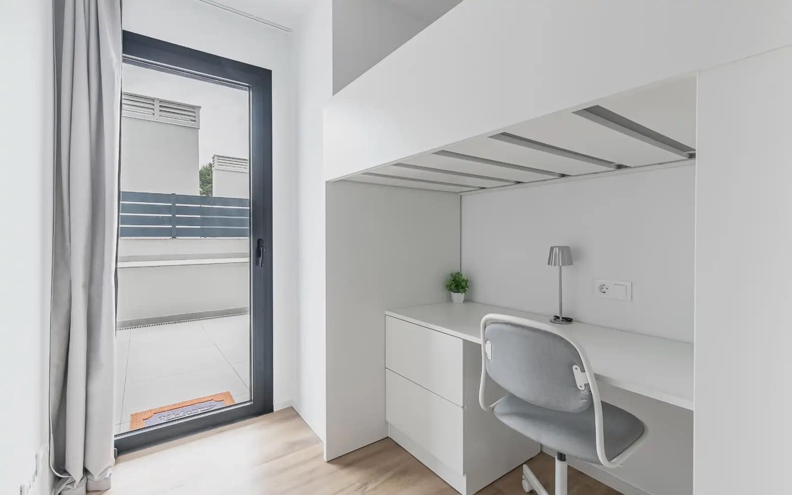 4 bedroom Flat for rent in Sant Boi de Llobregat with pool garage - € 2,700 (Ref: 9836775)