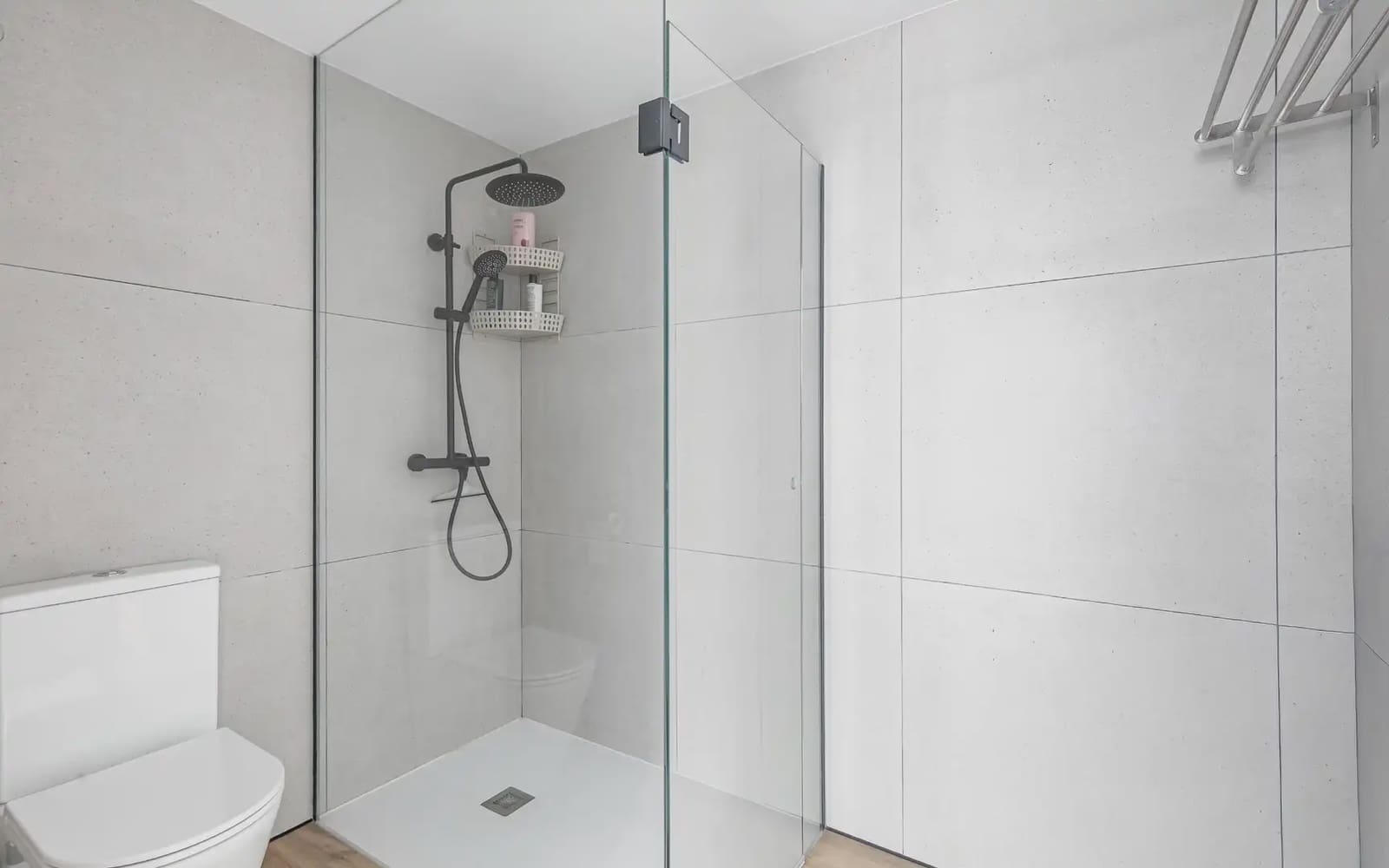 4 bedroom Flat for rent in Sant Boi de Llobregat with pool garage - € 2,700 (Ref: 9836775)