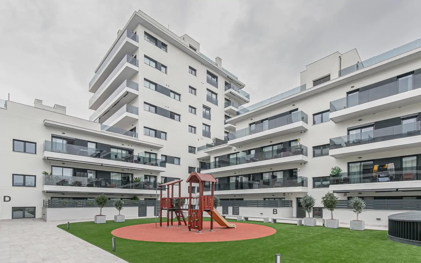 4 bedroom Flat for rent in Sant Boi de Llobregat with pool garage - € 2,700 (Ref: 9836775)