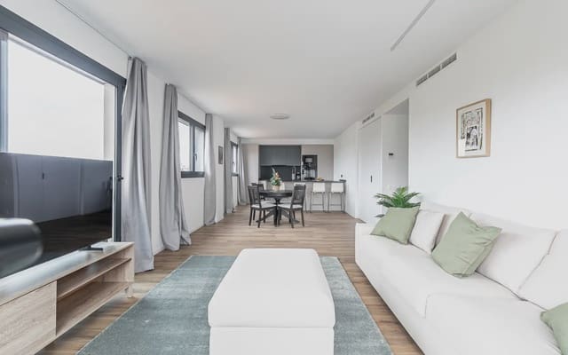 4 bedroom Flat for rent in Sant Boi de Llobregat with pool garage - € 2,700 (Ref: 9836775)