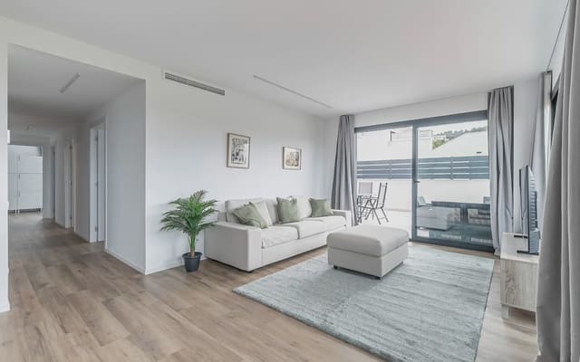 4 bedroom Flat for rent in Sant Boi de Llobregat with pool garage - € 2,700 (Ref: 9836775)