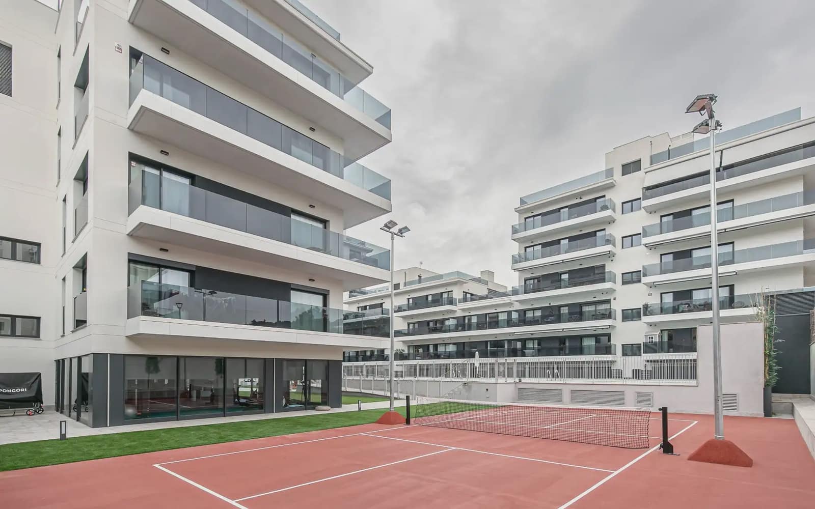 4 bedroom Flat for rent in Sant Boi de Llobregat with pool garage - € 2,700 (Ref: 9836775)
