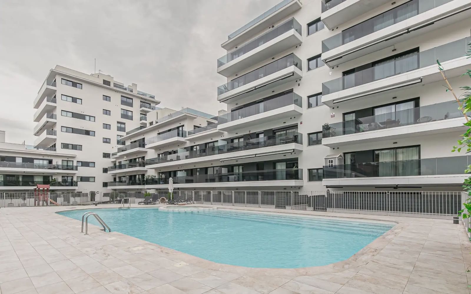 4 bedroom Flat for rent in Sant Boi de Llobregat with pool garage - € 2,700 (Ref: 9836775)