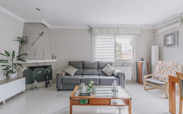4 soveværelse Villa til salg i Cervelló med garage - € 565.000 (Ref: 9838695)