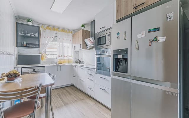 4 soveværelse Villa til salg i Cervelló med garage - € 565.000 (Ref: 9838695)
