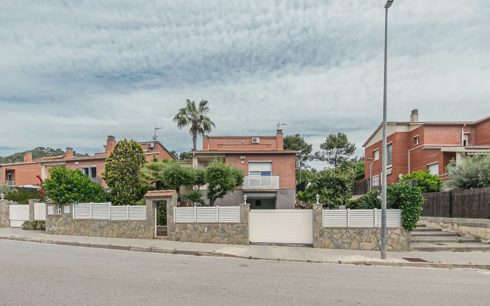 4 bedroom Villa for sale in Cervello with garage - € 565,000 (Ref: 9838695)