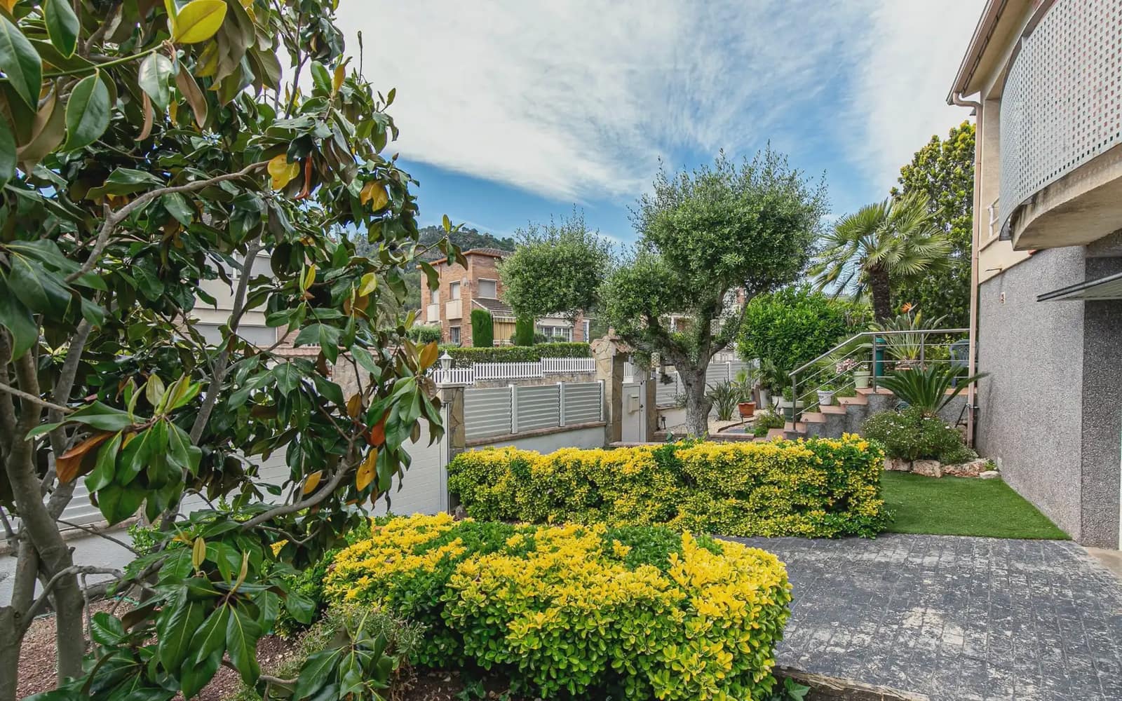 4 bedroom Villa for sale in Cervello with garage - € 565,000 (Ref: 9838695)