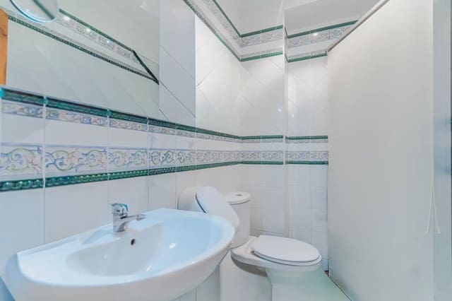 8 quarto Moradia para venda em Urbanización Santa Rosa, Torrox com piscina garagem - 1 100 000 € (Ref: 9838696)