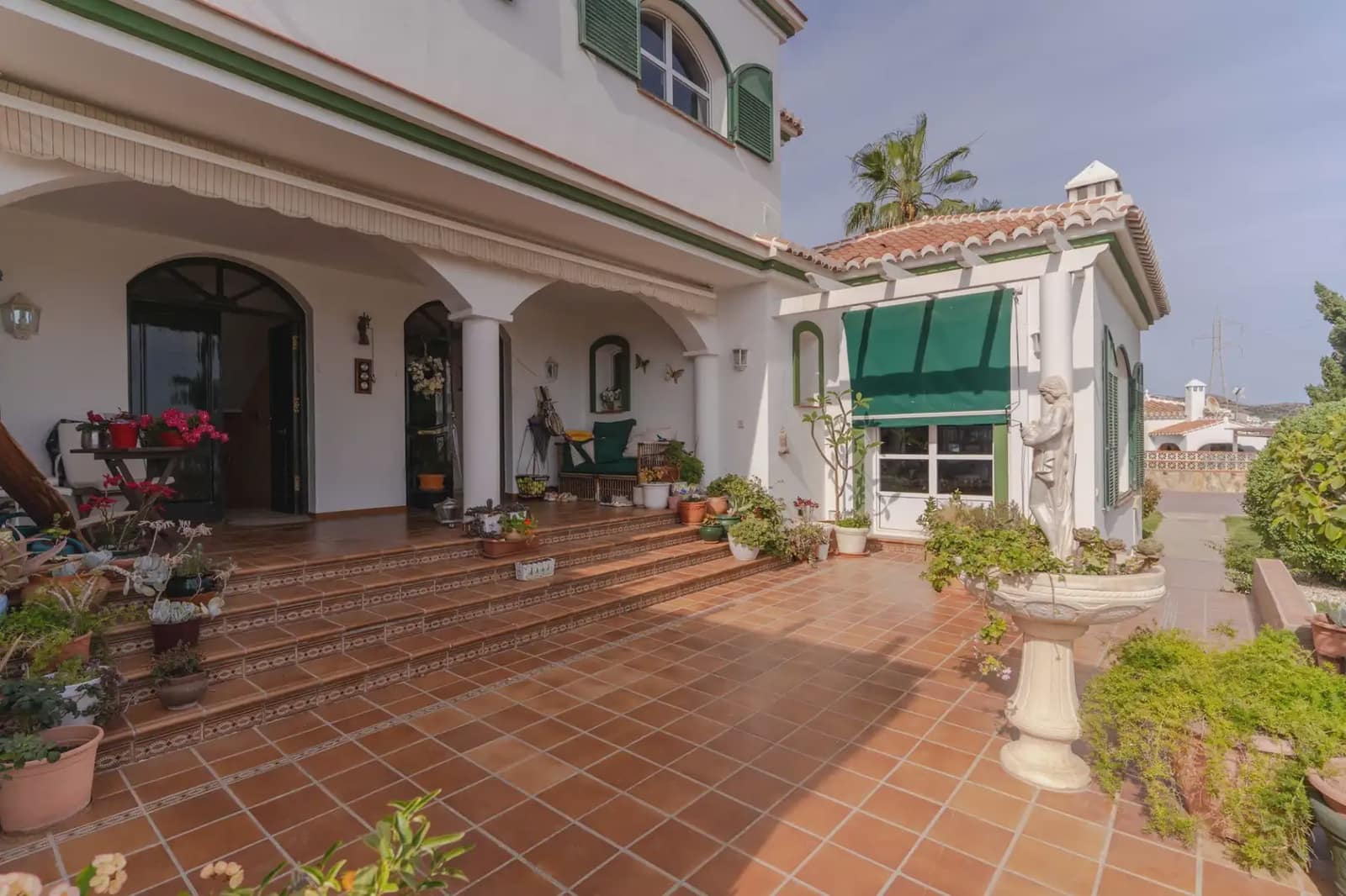 8 bedroom Villa for sale in Torrox with pool garage - € 1,100,000 (Ref: 9838696)
