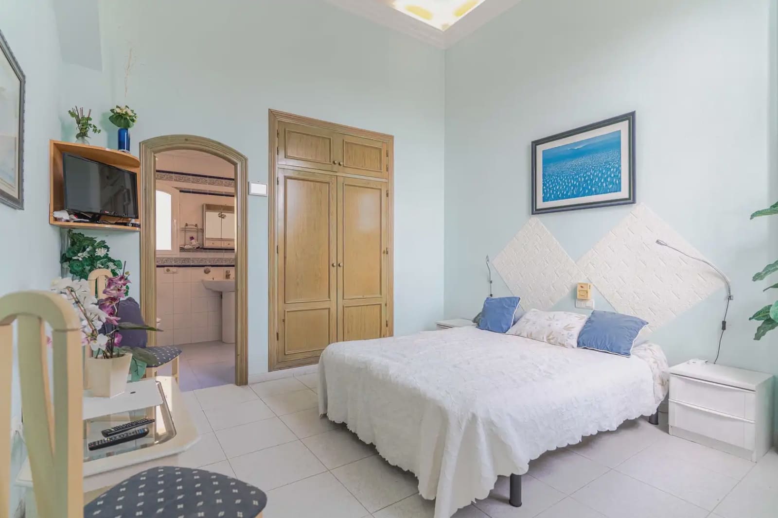 8 bedroom Villa for sale in Torrox with pool garage - € 1,100,000 (Ref: 9838696)