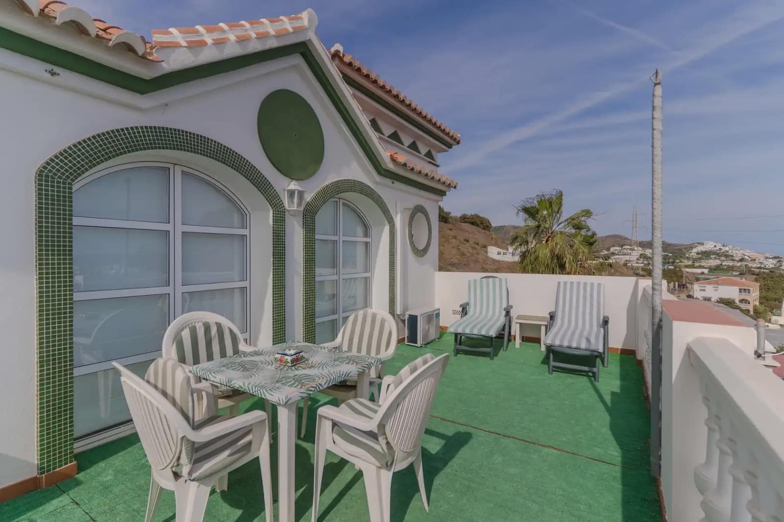 8 bedroom Villa for sale in Torrox with pool garage - € 1,100,000 (Ref: 9838696)