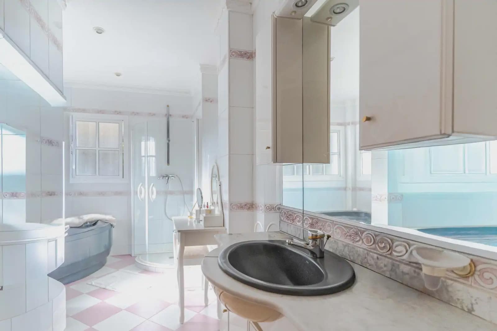 8 bedroom Villa for sale in Torrox with pool garage - € 1,100,000 (Ref: 9838696)
