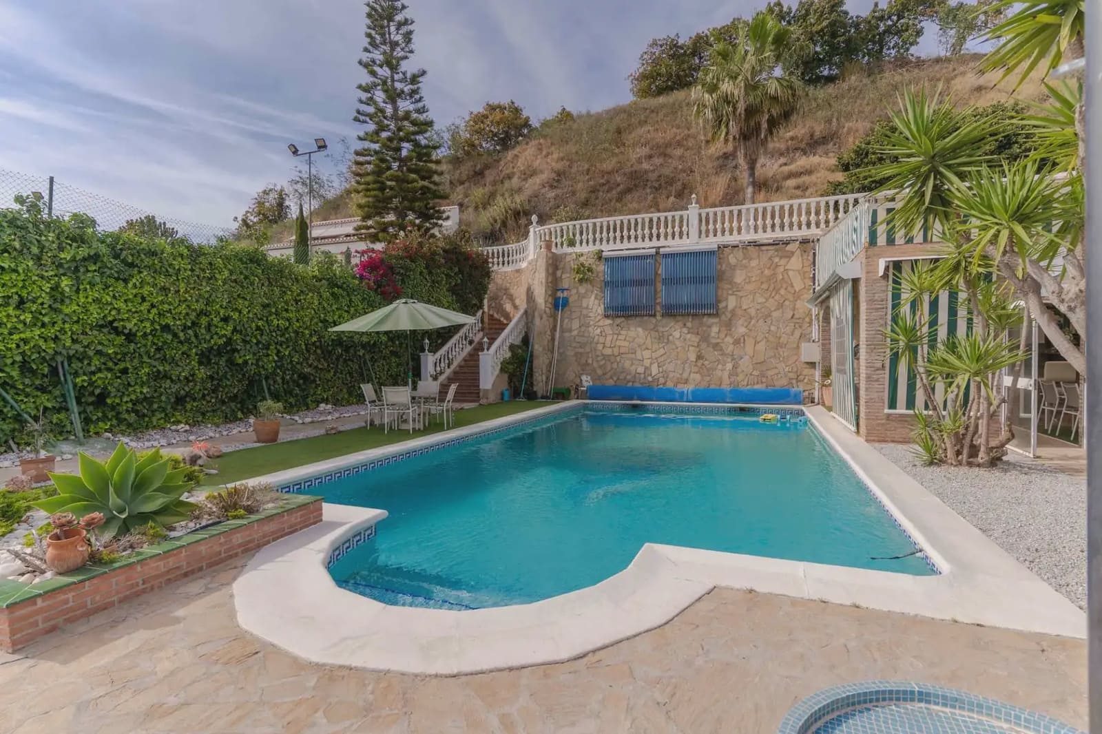 8 bedroom Villa for sale in Torrox with pool garage - € 1,100,000 (Ref: 9838696)