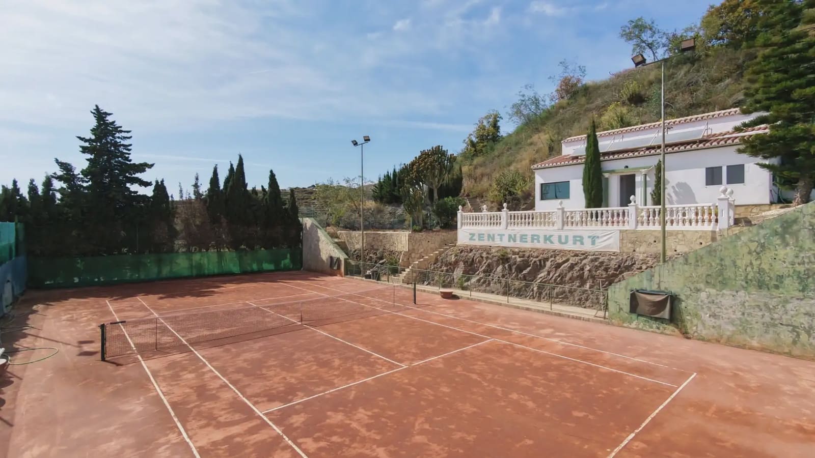 8 bedroom Villa for sale in Torrox with pool garage - € 1,100,000 (Ref: 9838696)