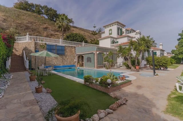 8 soverom Villa til salgs i Urbanización Santa Rosa, Torrox med svømmebasseng garasje - € 1 100 000 (Ref: 9838696)