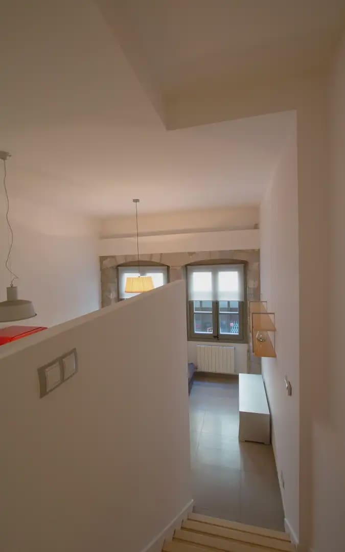 2 bedroom Flat for rent in Girona city - € 860 (Ref: 9844492)