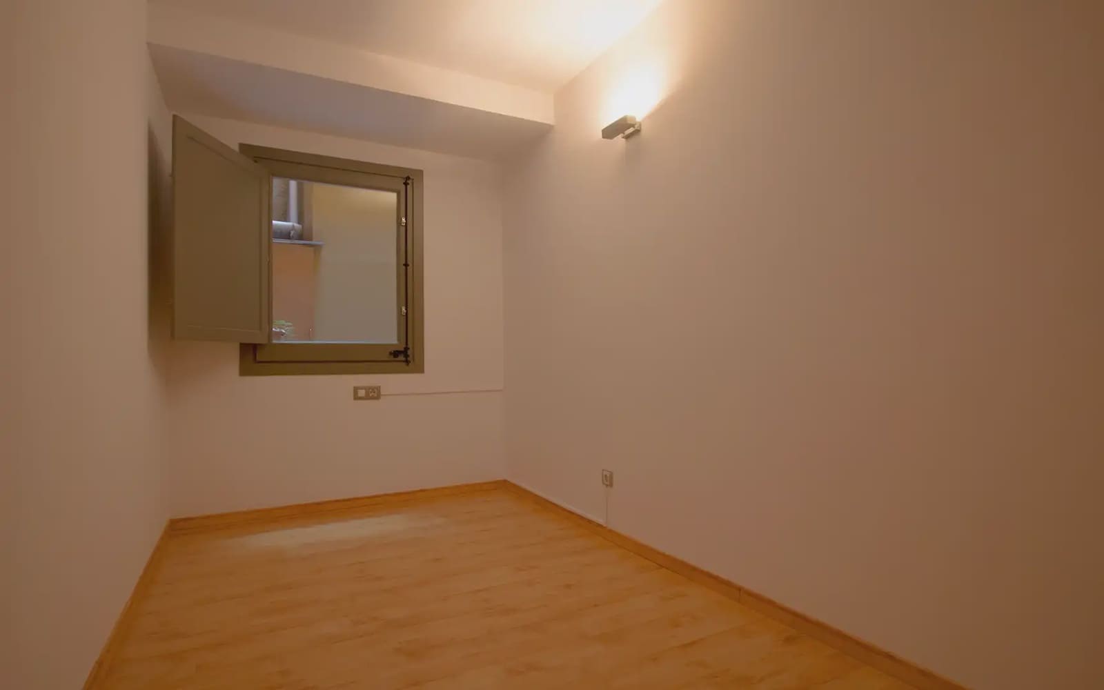 2 bedroom Flat for rent in Girona city - € 860 (Ref: 9844492)
