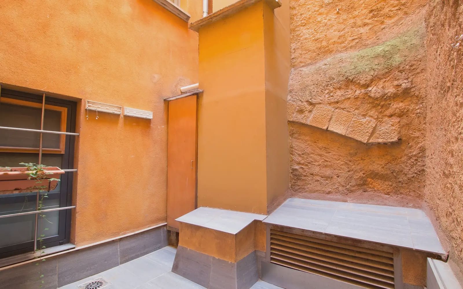 2 bedroom Flat for rent in Girona city - € 860 (Ref: 9844492)