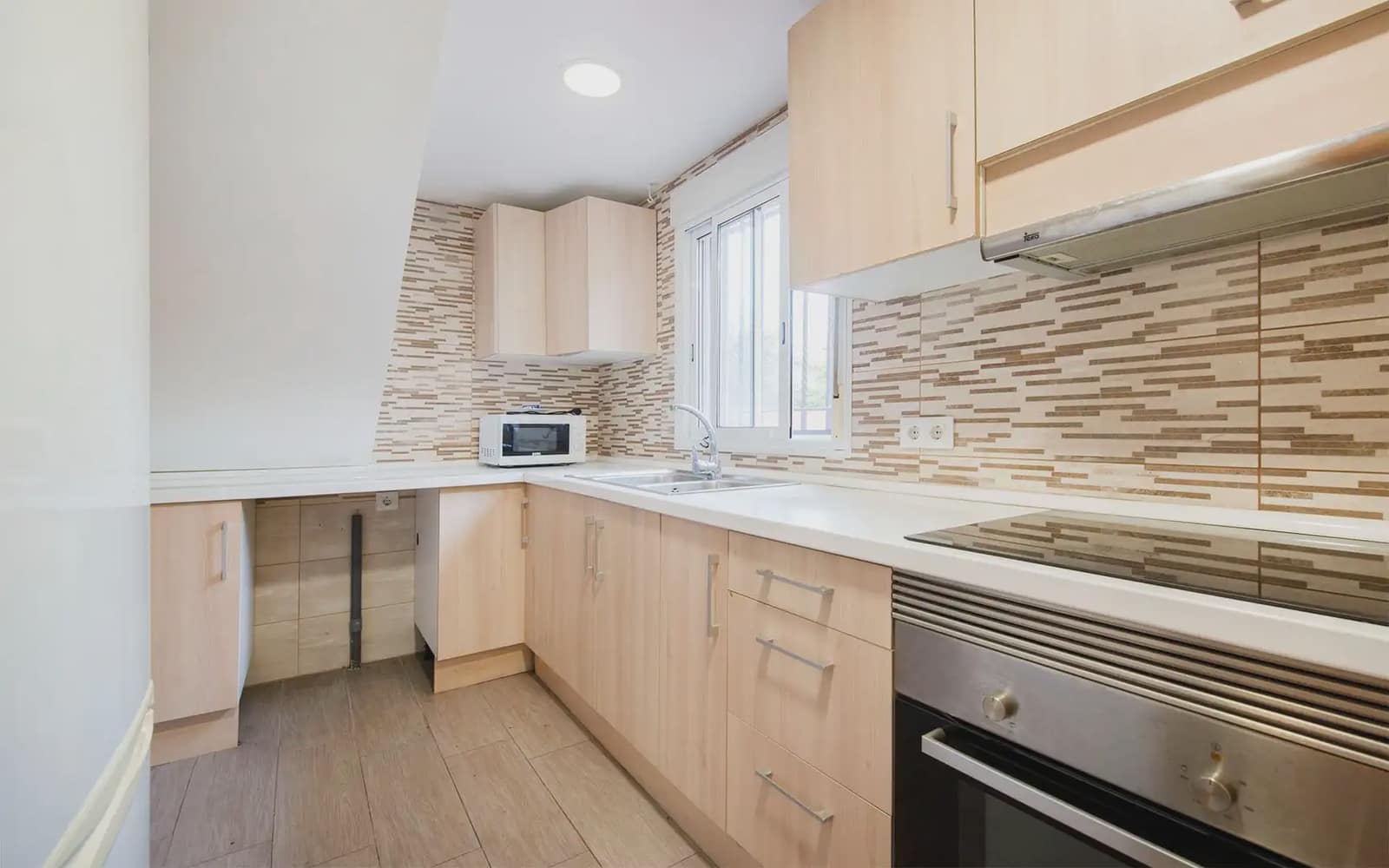 5 soveværelse Villa til salg i Sant Boi de Llobregat med garage - € 695.000 (Ref: 9854526)