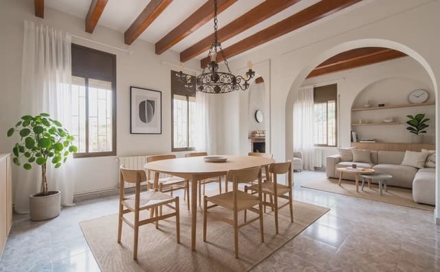 5 soveværelse Villa til salg i Sant Boi de Llobregat med garage - € 695.000 (Ref: 9854526)