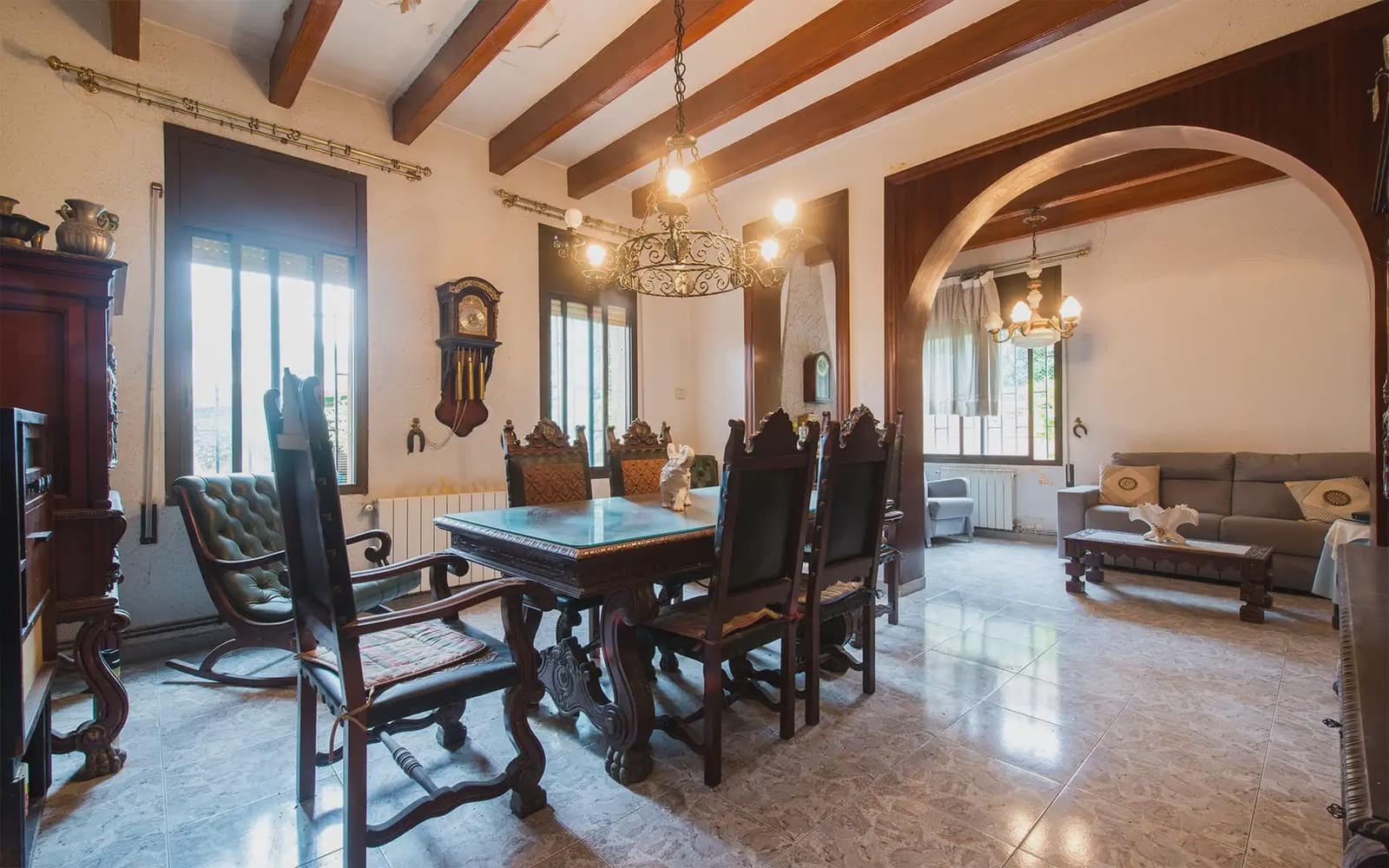 5 soveværelse Villa til salg i Sant Boi de Llobregat med garage - € 695.000 (Ref: 9854526)
