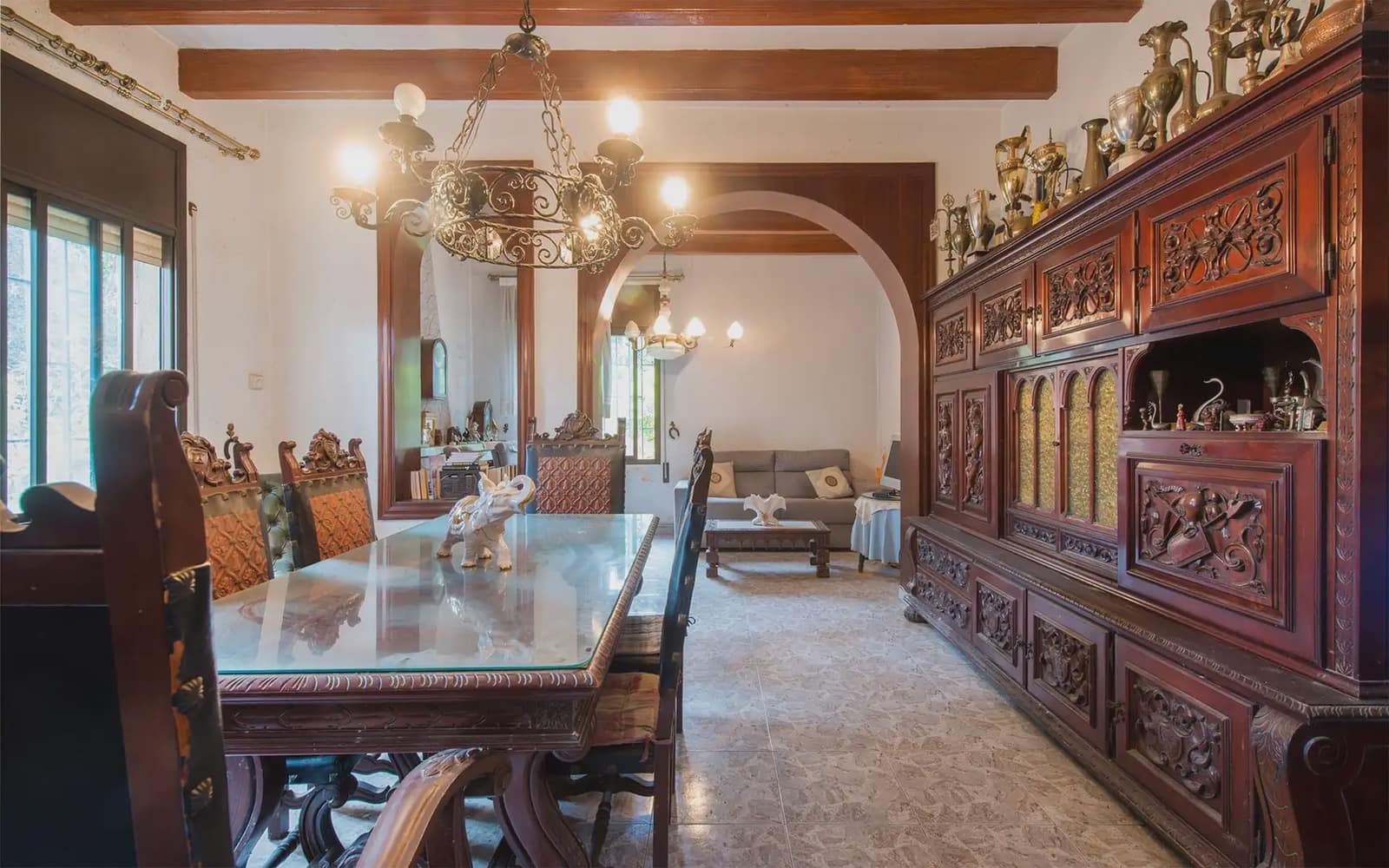 5 soveværelse Villa til salg i Sant Boi de Llobregat med garage - € 695.000 (Ref: 9854526)