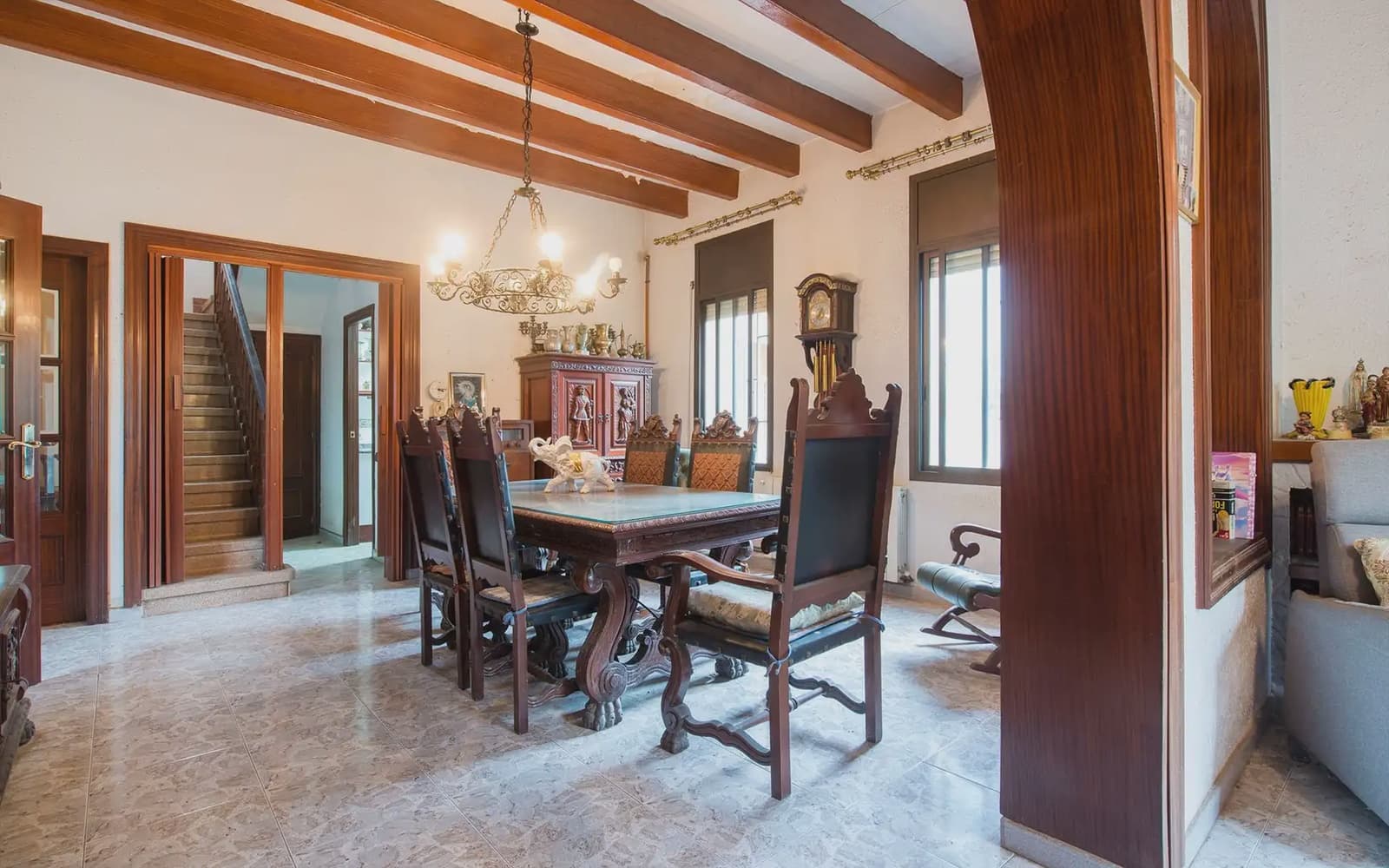 5 soveværelse Villa til salg i Sant Boi de Llobregat med garage - € 695.000 (Ref: 9854526)
